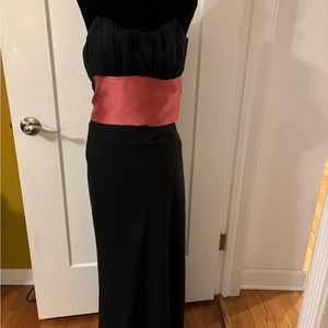 Gorgeous Nicole Miller strapless silk gown. Perfect for prom or a wedding!